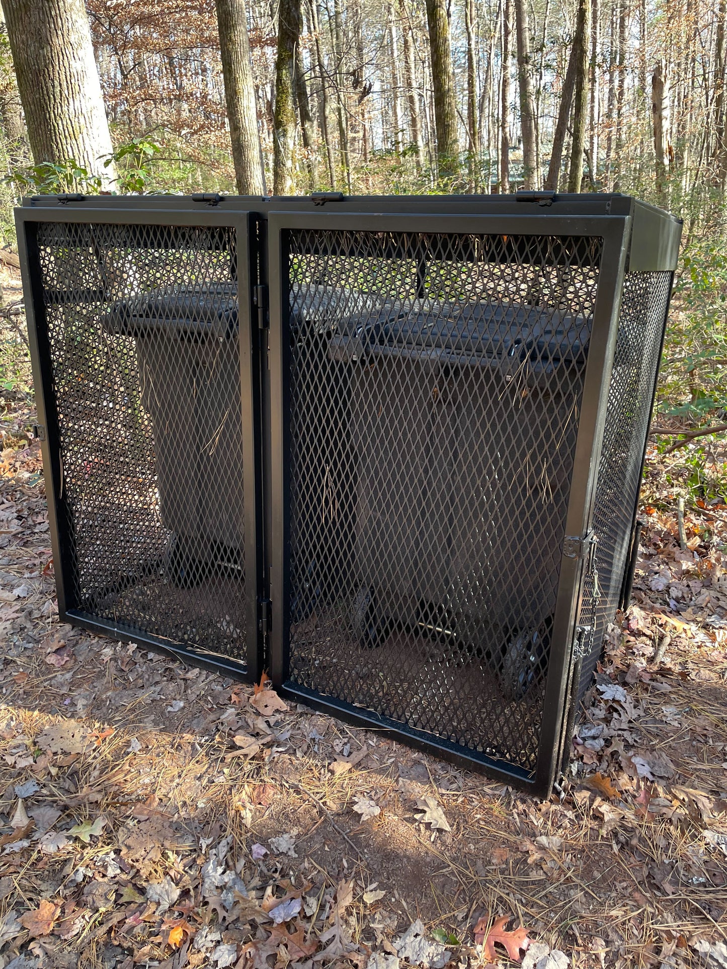 Trash bin Locker (Size: Double - Fits 2 Trashcans)