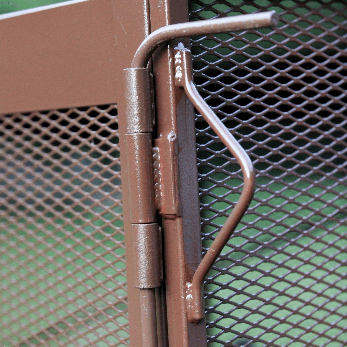 Zoomed in hinges of Modified Cambrian Style Bear Trap